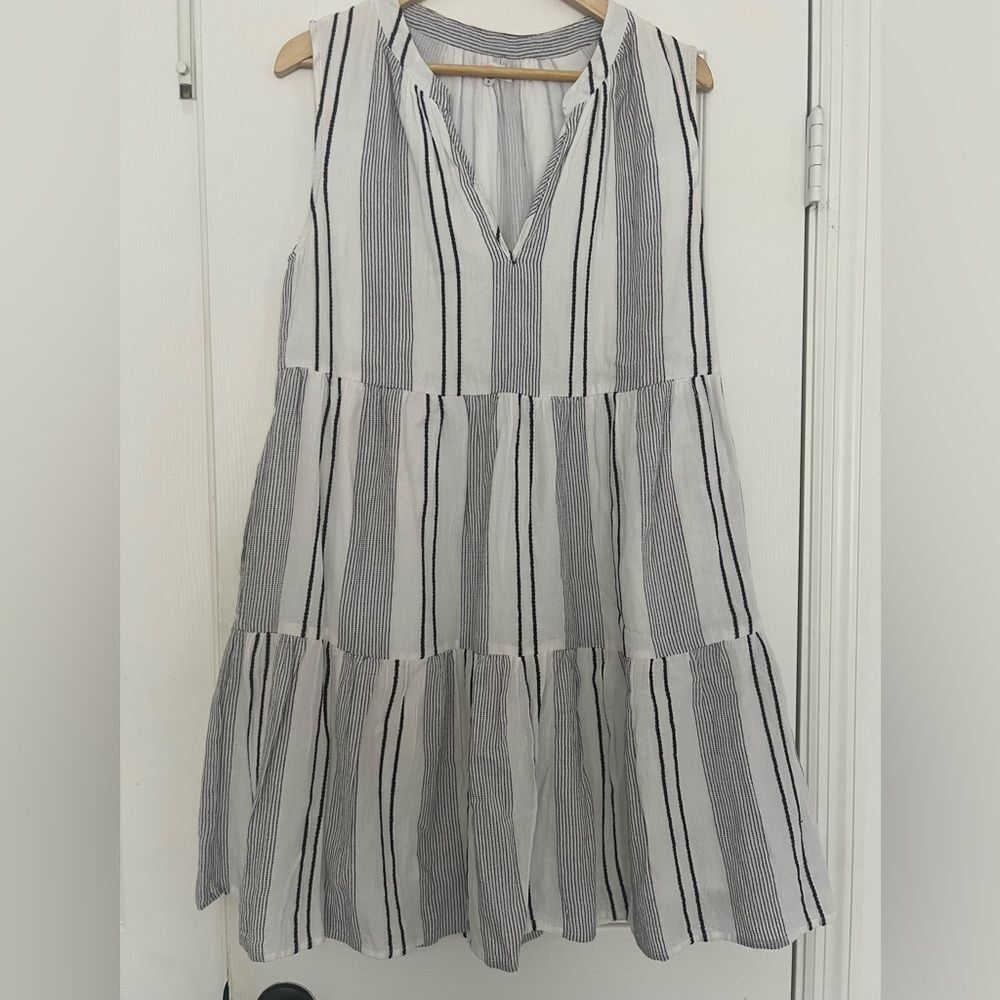 Sundry Brown and White Striped knee length Dress Size M, flowy tiered dress, Sum